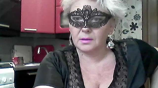 Snapshot of Lisa_Suzie chatting on 10-16-25, 07:49 Lisa Suzie online show from 10-16-25, 07:49