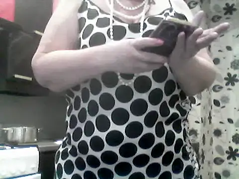 Snapshot of Lisa_Suzie chatting on 02-09-25, 06:43 Lisa Suzie online show from 02-09-25, 06:43