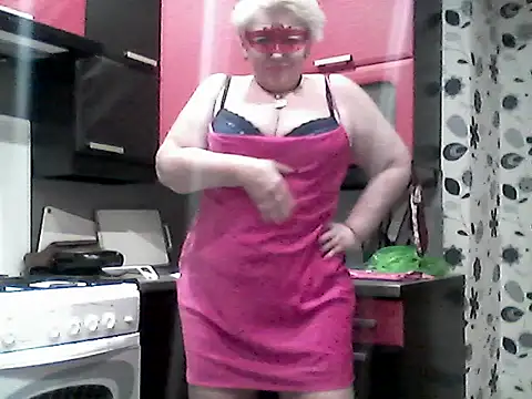 Lisa Suzie online show from 11-16-25, 05:28