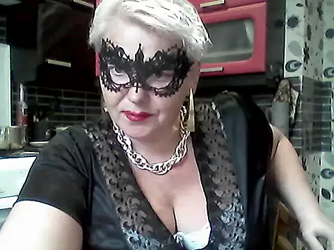 Lisa Suzie online show from 05-29-26, 05:35