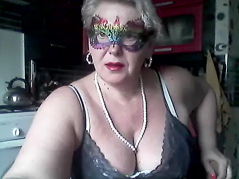 Lisa Suzie online show from 04-30-26, 04:52