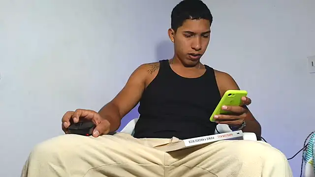 maximo vega newv online show from 12-22-25, 08:53