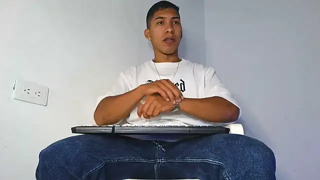 maximo vega newv online show from 02-11-26, 11:54