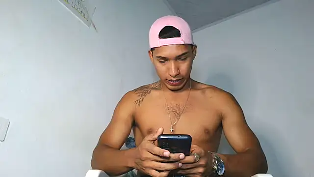 maximo vega newv online show from 12-19-25, 08:22