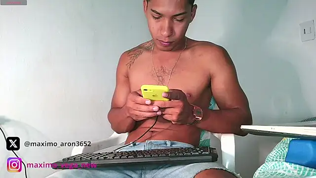 maximo vega newv online show from 11-17-25, 03:38