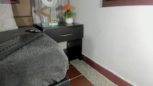 Snapshot of candymery chatting on 10-06-25, 07:25 candymery online show from 10-06-25, 07:25