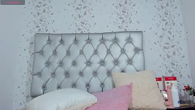 Snapshot of candymery chatting on 03-07-25, 10:10 candymery online show from 03-07-25, 10:10