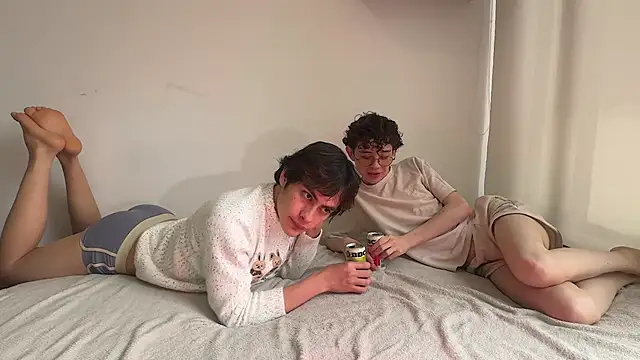 Snapshot of mapleg chatting on 11-30-25, 08:42 mapleg online show from 11-30-25, 08:42