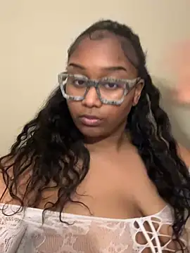 Snapshot of Joy_Tsubaki chatting on 12-15-24, 06:51 Joy Tsubaki online show from 12-15-24, 06:51