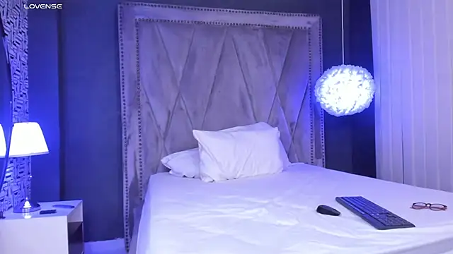 Pamela Johnsonn online show from 11-14-25, 07:39