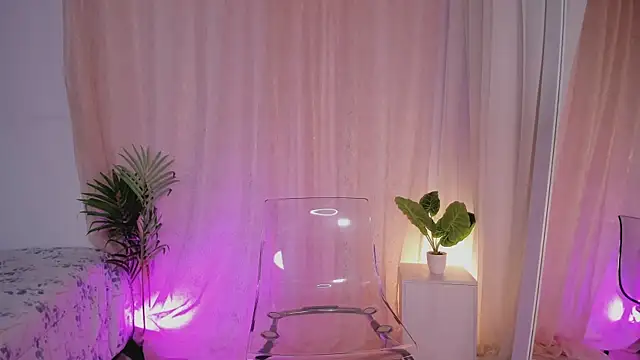 Lia Sweett  online show from 02-07-26, 04:15