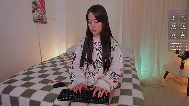 Lia Sweett  online show from 02-18-26, 03:52