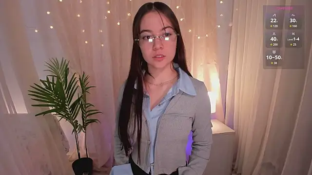 Lia Sweett  online show from 03-03-26, 04:14