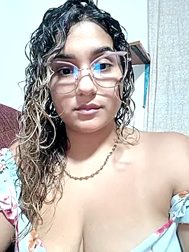 Snapshot of BrendaGirs chatting on 10-22-25, 02:44 BrendaGirs online show from 10-22-25, 02:44