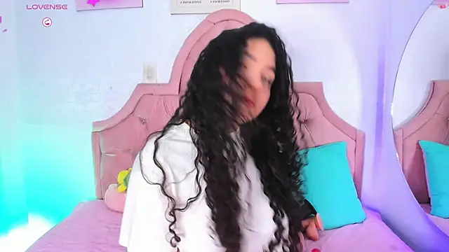 Snapshot of amandalee01 chatting on 01-05-26, 07:50 amandalee01 online show from 01-05-26, 07:50