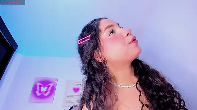 Snapshot of amandalee01 chatting on 10-27-25, 06:42 amandalee01 online show from 10-27-25, 06:42