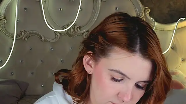 Snapshot of Melanie_Stoun chatting on 10-20-25, 06:19 Melanie Stoun online show from 10-20-25, 06:19
