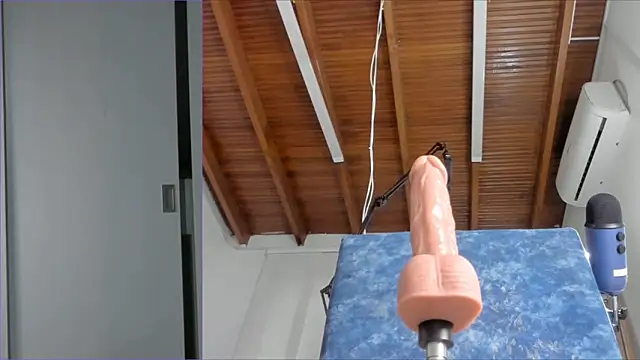 Lucy carter  online show from 03-09-26, 04:32