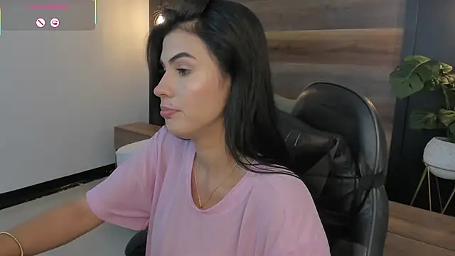 Snapshot of stephanya_ chatting on 02-13-26, 07:25 stephanya online show from 02-13-26, 07:25