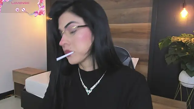 stephanya  online show from 05-06-26, 07:51