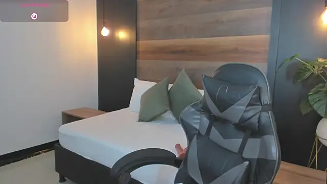 stephanya  online show from 01-13-26, 07:18