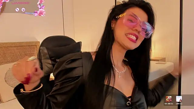 stephanya  online show from 04-22-26, 07:42