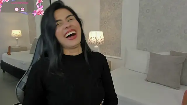 stephanya  online show from 06-24-26, 07:33