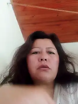 Darly Gomez online show from 02-25-25, 03:31