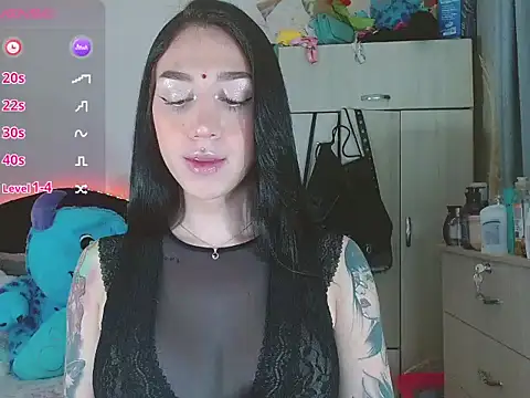 Snapshot of karla_zambrano chatting on 03-08-25, 02:23 karla zambrano online show from 03-08-25, 02:23