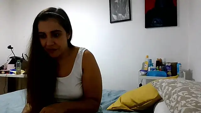 Ursumi1 online show from 10-26-25, 04:07