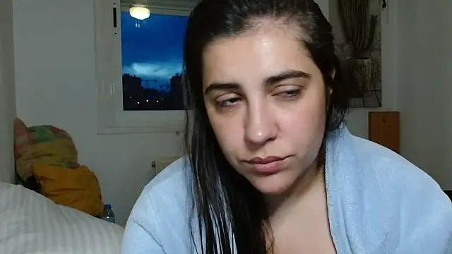 Snapshot of Ursumi1 chatting on 03-21-26, 06:45 Ursumi1 online show from 03-21-26, 06:45
