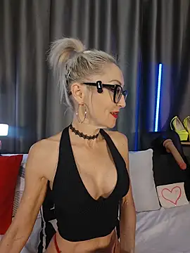 Snapshot of Milforja chatting on 06-18-26, 07:29 Milforja online show from 06-18-26, 07:29
