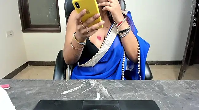 Snapshot of Priyanka_Singhal chatting on 01-04-25, 05:05 Priyanka Singhal online show from 01-04-25, 05:05