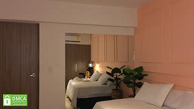 SHARONN     online show from 10-29-25, 03:16