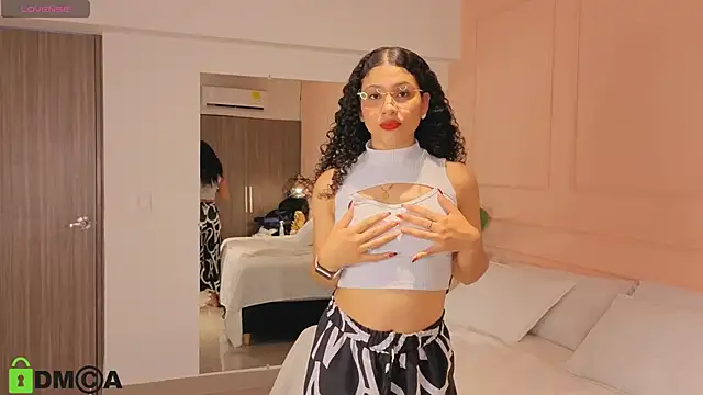 SHARONN     online show from 09-10-25, 04:11