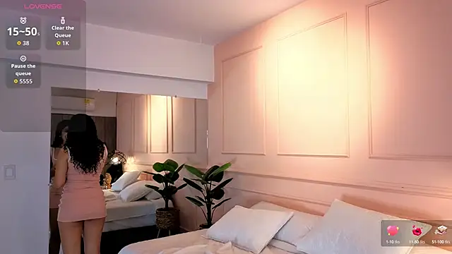 SHARONN     online show from 10-15-25, 04:11