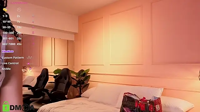 SHARONN     online show from 04-08-26, 04:14