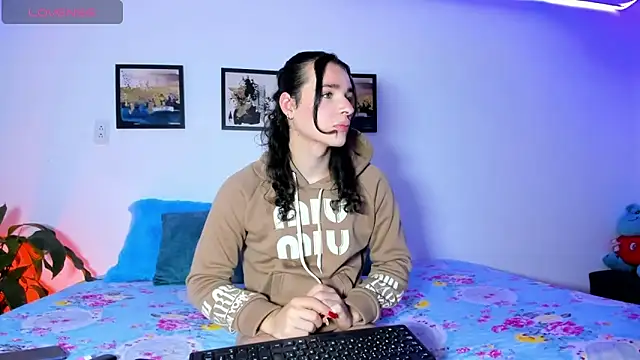 elafranco  online show from 11-14-25, 07:17