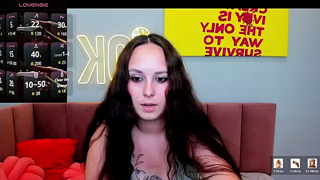 Snapshot of BeatriceReeves chatting on 07-06-26, 01:01 BeatriceReeves online show from 07-06-26, 01:01
