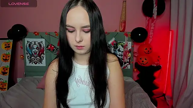 BeatriceReeves online show from 10-25-25, 01:05