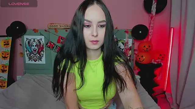 BeatriceReeves online show from 10-26-25, 01:06