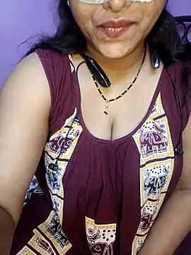 Sexy Mona Bhabhi online show from 02-17-26, 06:05