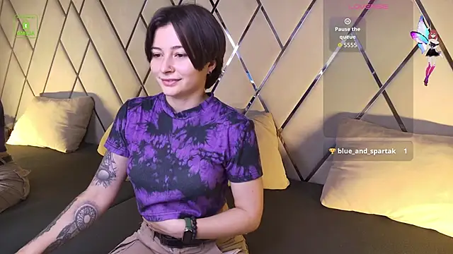 Snapshot of Ishtar_Divine chatting on 10-15-25, 04:22 Ishtar Divine online show from 10-15-25, 04:22