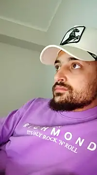 Snapshot of salvat22 chatting on 02-03-25, 08:57 salvat22 online show from 02-03-25, 08:57