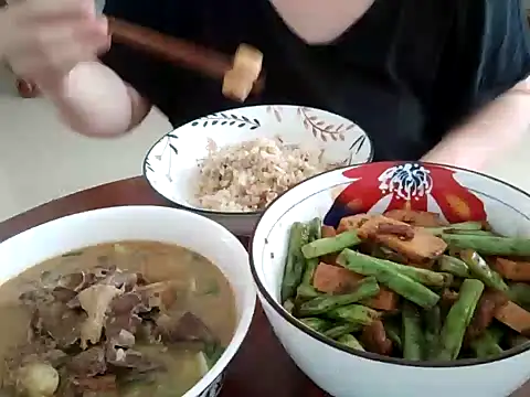 Weiwei5200 online show from 05-09-26, 02:59