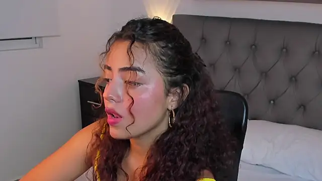 yaya23x online show from 02-13-25, 07:31