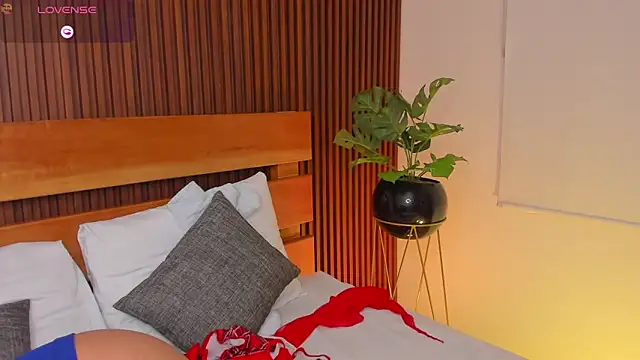 yaya23x online show from 11-19-25, 02:39