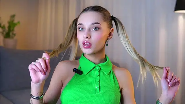 DareleneDaby online show from 12-19-24, 12:12