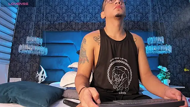 JoshMillerr  online show from 10-09-25, 03:51