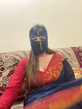 Snapshot of HoneyBearCpl chatting on 02-21-25, 03:43 HoneyBearCpl online show from 02-21-25, 03:43